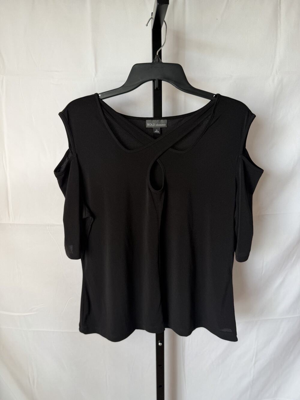 Bold Elements Black Short-Sleeve Cold-Shoulder Criss-Cross Neckline Top Sz XL